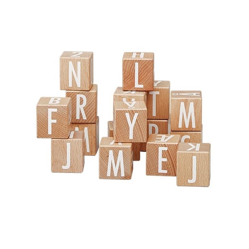 Set cuburi lemn alfabet, 4cm latura, +1 an, byASTRUP 4cm